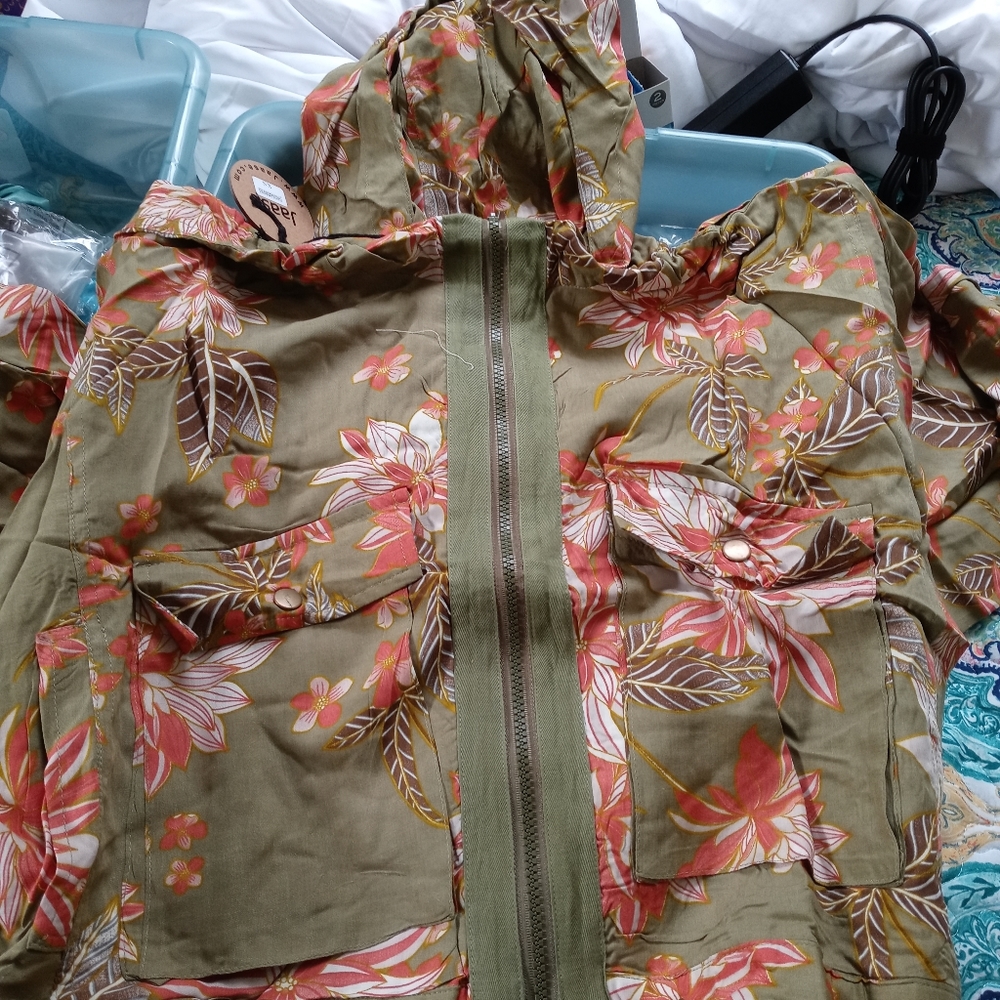 Jacket - Picture 3 of 4
